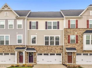 836 Carnation Ct, Akron, OH 44303