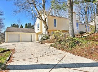 6152 Southern Hills Ct, Canfield, OH 44406