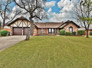 1216 Cedar Ridge Rd, Edmond, OK 73013