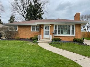 1112 Carlton Dr, Racine, WI 53402