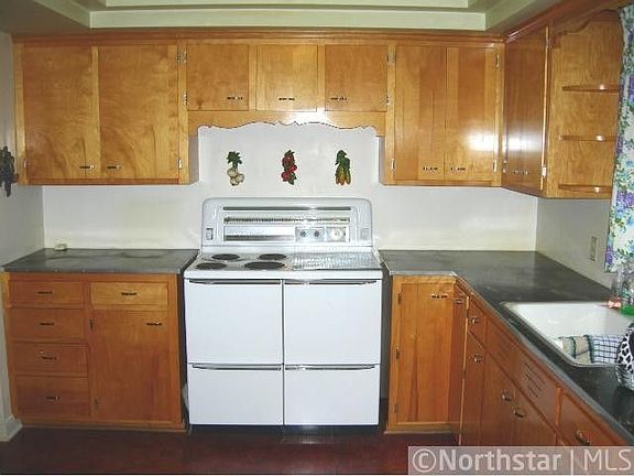 4th image of 203 Pershing Ave N