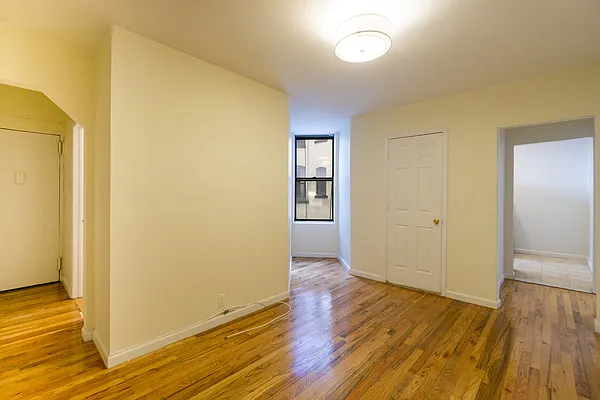 Rented by City Connections Realty | media 3