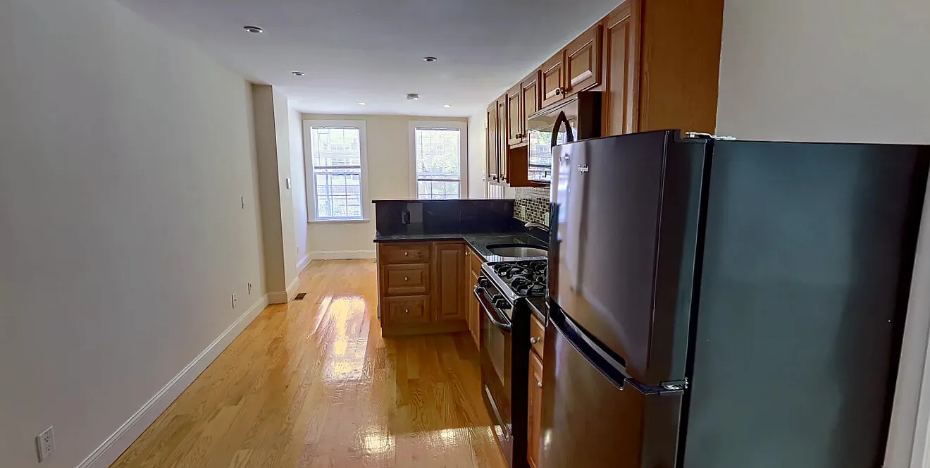 1 bed, 9999 sqft, $3,100 — Photo 2