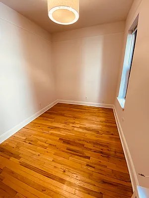 Rented by Metropolis Real Estate of Manhattan | media 23