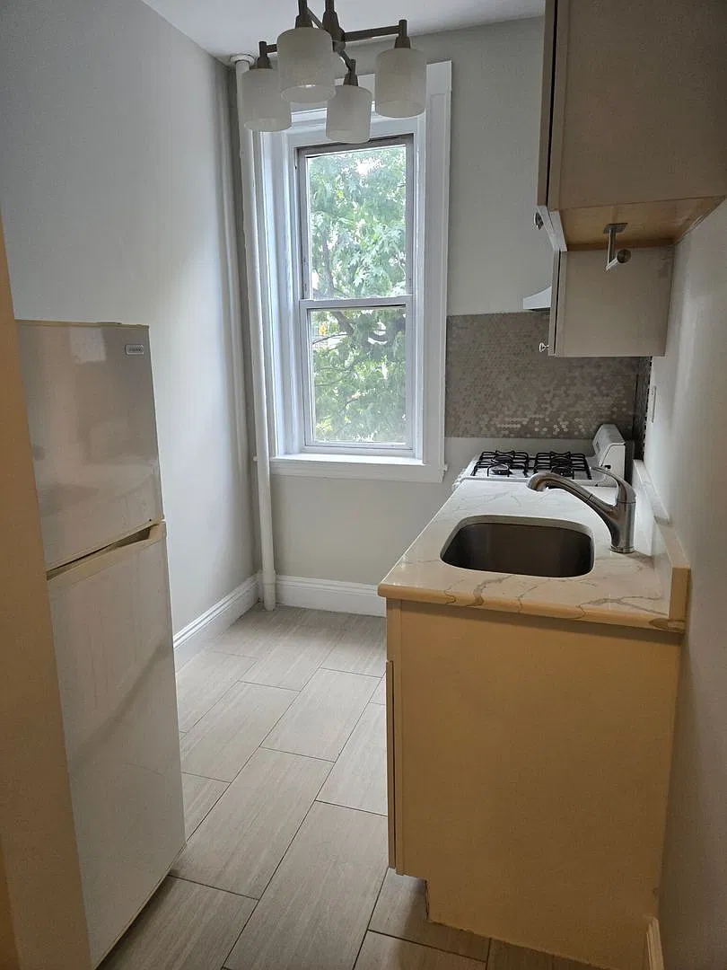 Studio with Heat & Hot Water Included | Steps to the B Line — Photo 3