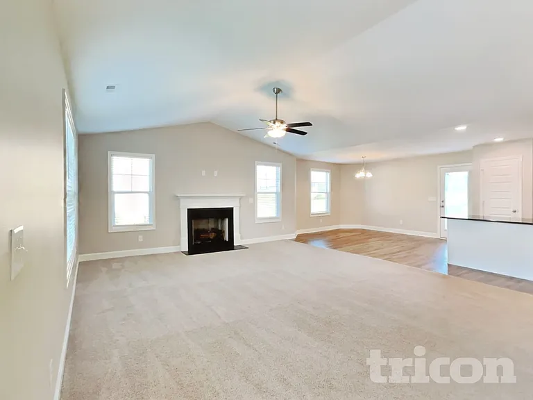 85 Arrow Ln — Photo 3