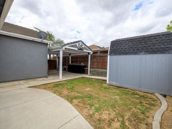 1075 Dallas Dr, Livingston, CA 95334
