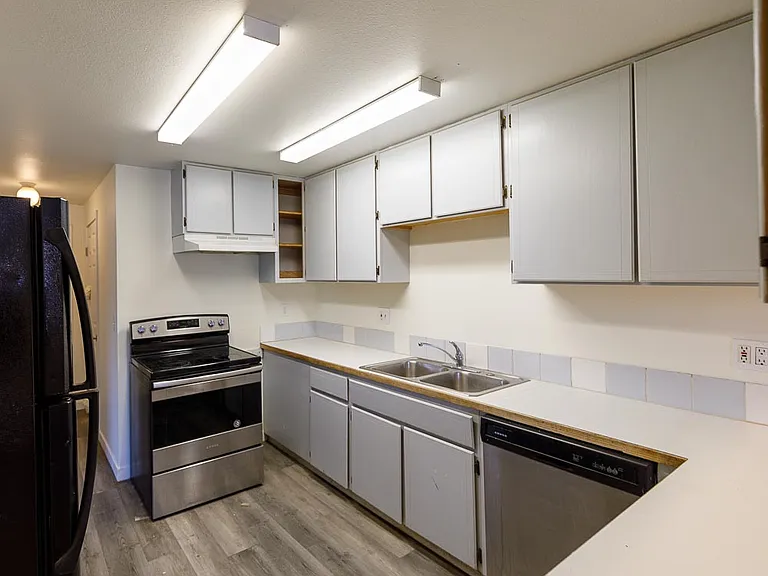 105 Locust St #1 — Photo 5