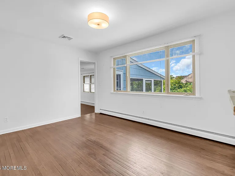 10 Harbour Way — Photo 12
