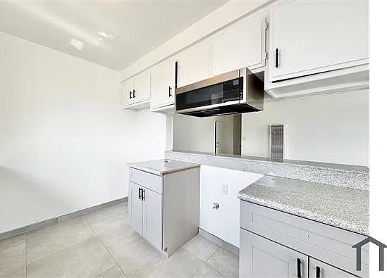 305 E Plymouth St #4 — Photo 4