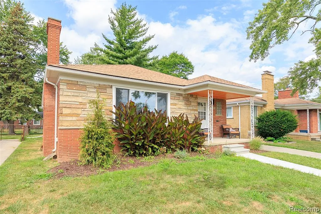 4 bed, 2.5 bath, 1760 sqft, $2,250 — Photo 3