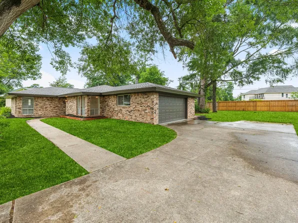 227 E North Hill Dr, Spring, TX 77373