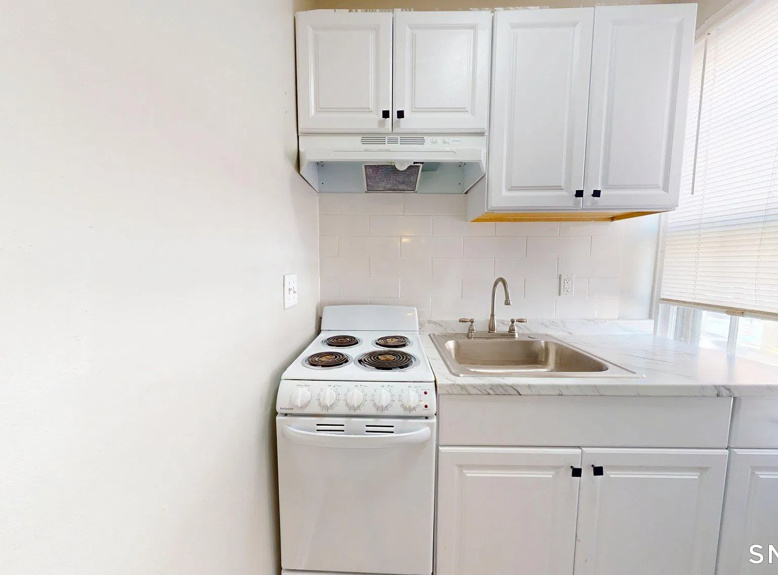 1 bed, 1.0 bath, 337 sqft, $1,326 — Photo 4