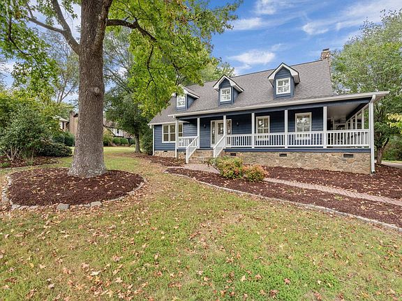 2nd image of 118 Nightingale Ln