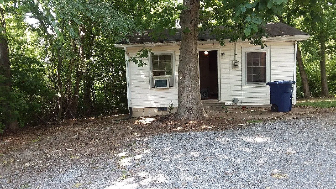 3801 Old Greenbrier Pike — Photo 1