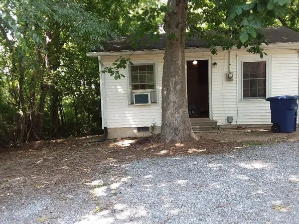 3801 Old Greenbrier Pike #B, Springfield, TN 37172