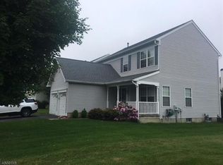 419 Hamilton Dr, Stewartsville, NJ