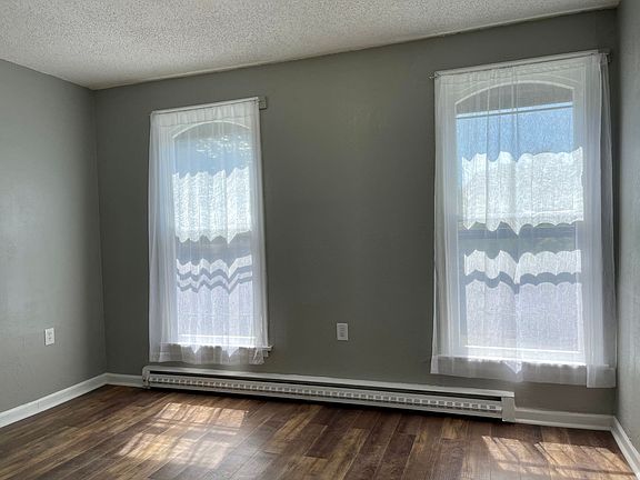 2nd image of 1021 Hudson Rd #2
