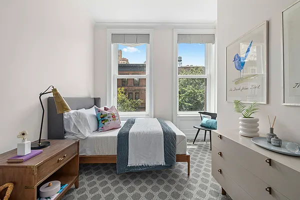 Sold by Leslie J. Garfield | media 20