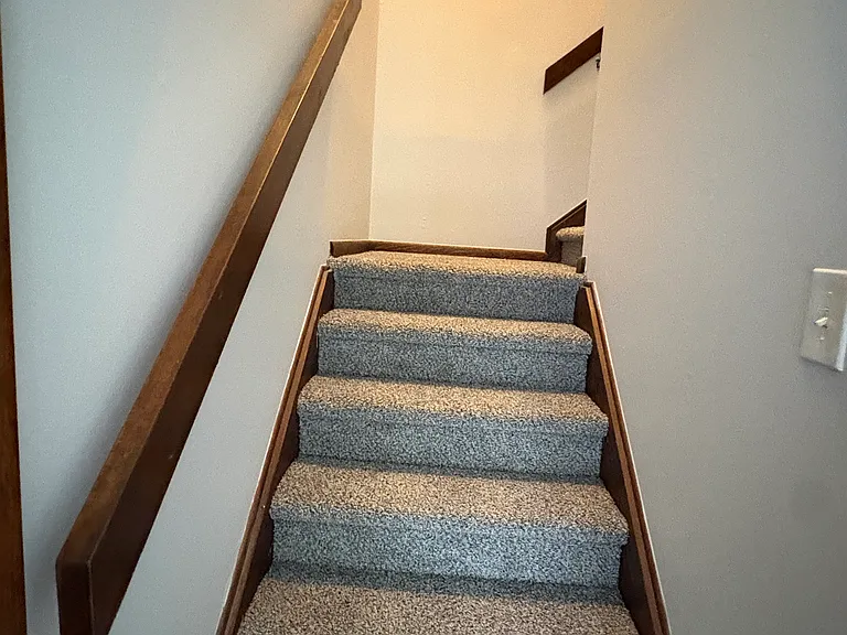 102 Greenwood Ln — Photo 7