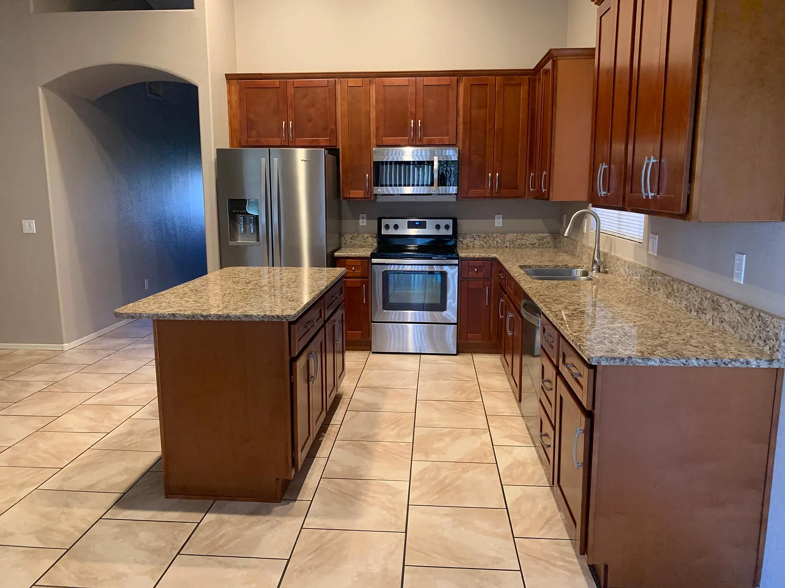 3 bed, 1702 sqft, $2,765 — Photo 2