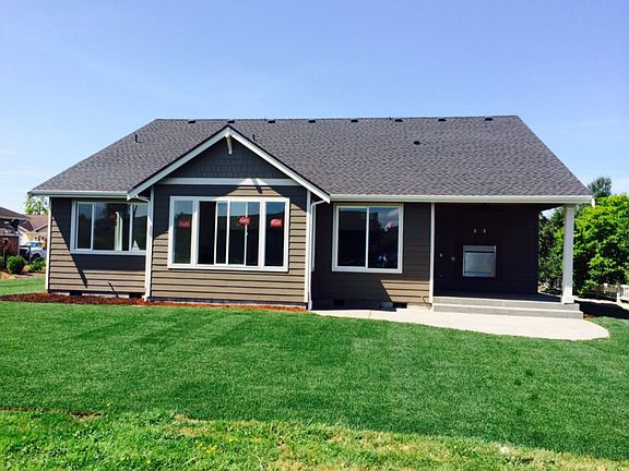 3rd image of 440 Mountain Cir