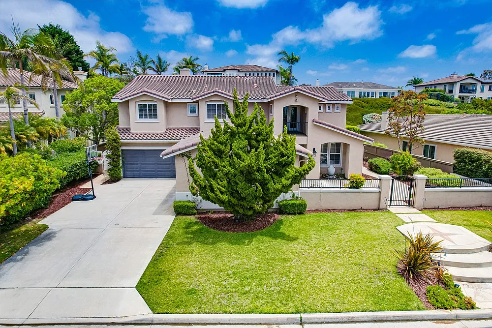 5 bed, 3.5 bath, 3810 sqft, $9,995 — Photo 3