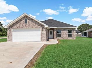 105 Pine Ridge Ct, Winnie, TX 77665