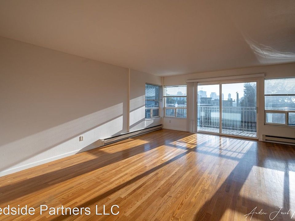1st image of 1004 Belmont Ave E #303