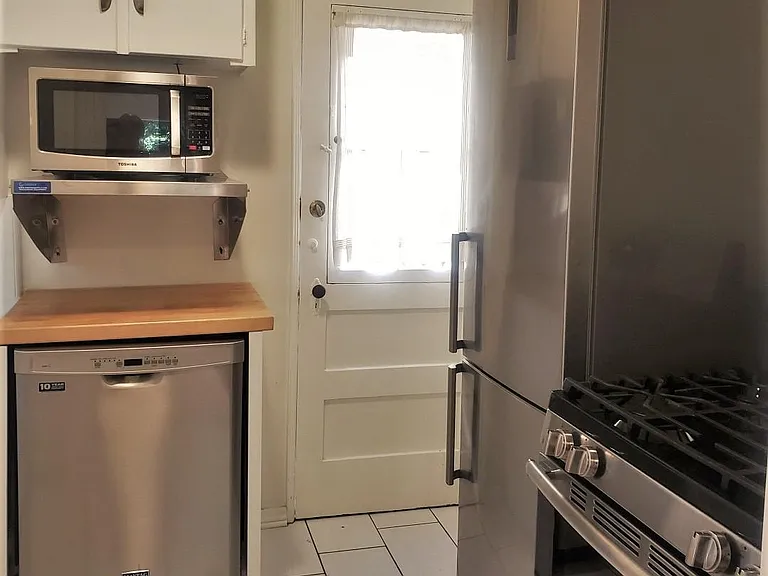 142 S Crescent Dr #A — Photo 9