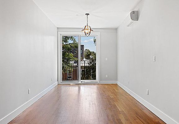 3rd image of 1499 Nostrand Ave #B3