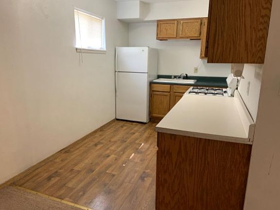 3rd image of 530 S Seward Ave
