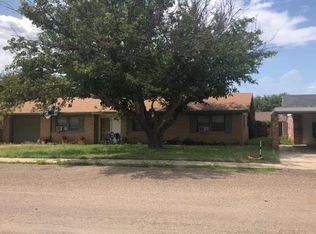 311 E 20th St, Crane, TX 79731