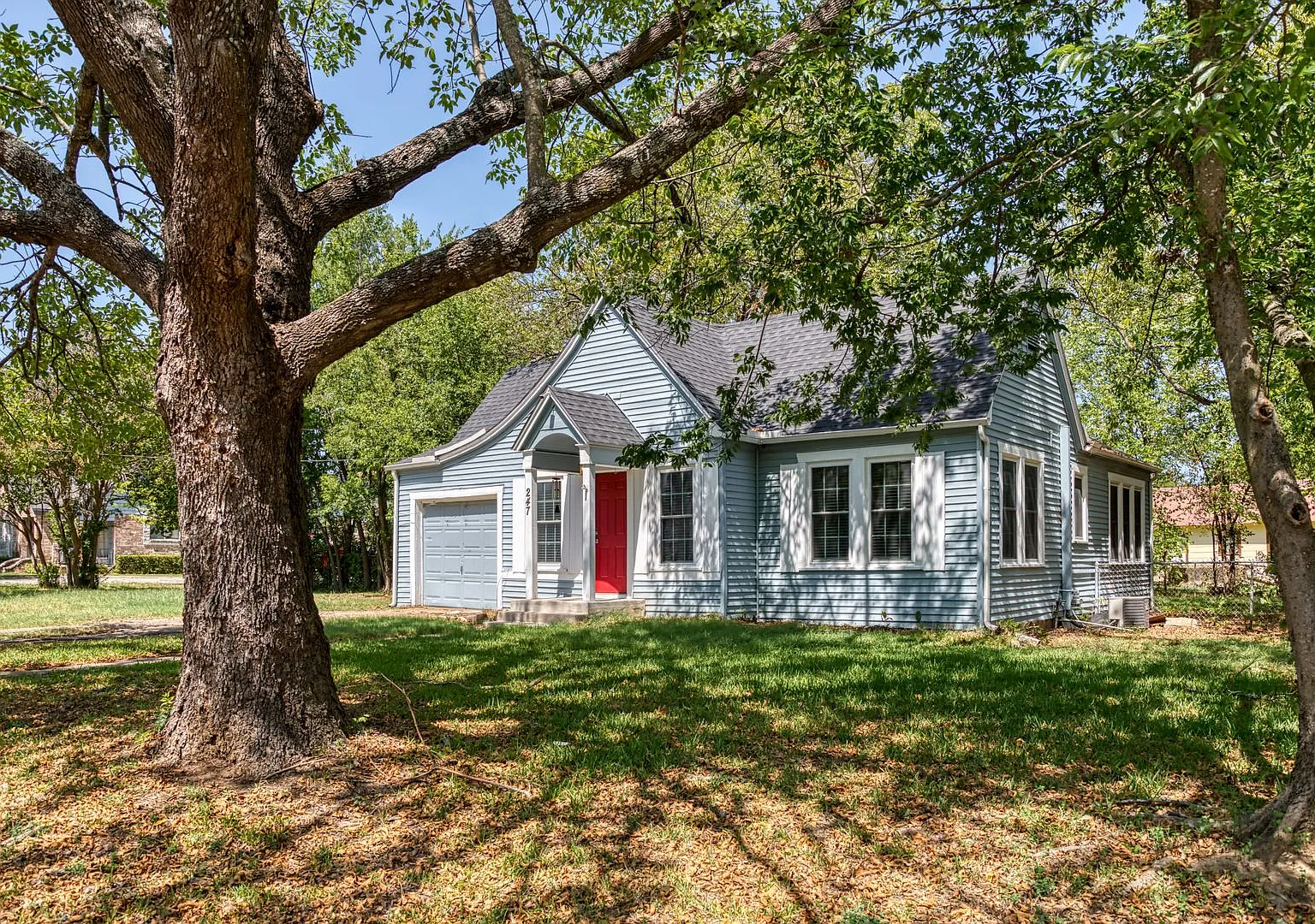 Comfortable 2-Bedroom Home in a Wills Point Community — Photo 4