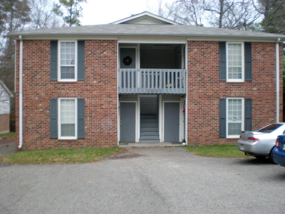 3093 Parrish Rd. Front of building. Apt. E is in the back