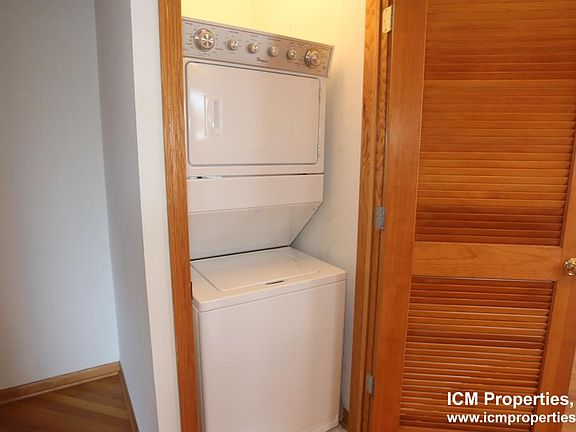 4th image of 2743 N Southport Ave #1K