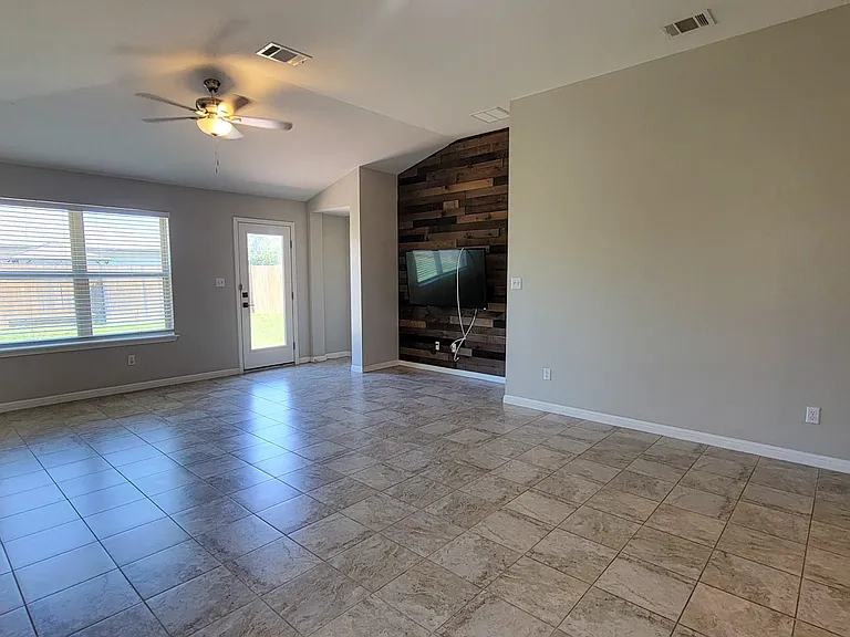 149 Red Sun Dr — Photo 5