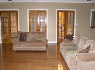 1041 Chariot Dr, Baton Rouge, LA 70816