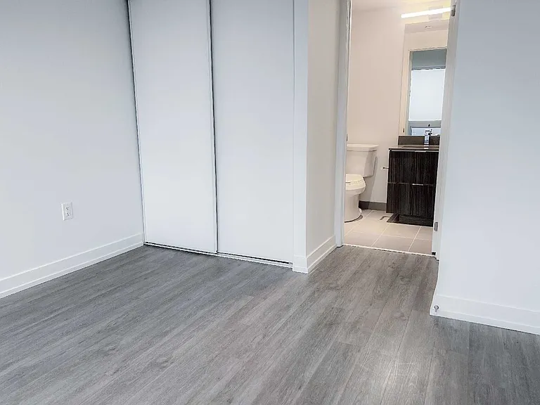 395 Bloor St E #2305 — Photo 10