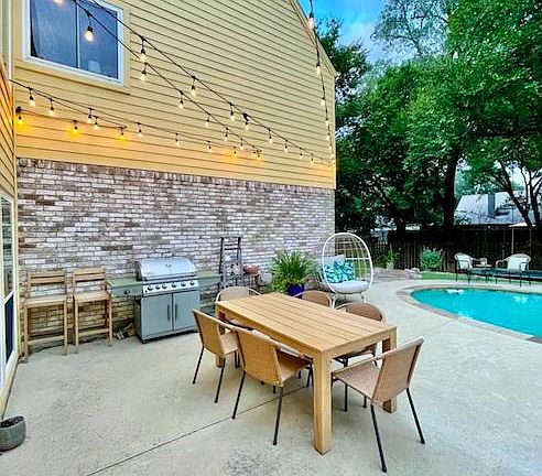 3rd image of 2912 Hilltop Ln