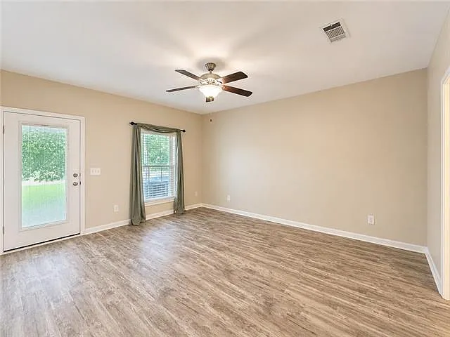 443 Juliette Ln — Photo 9