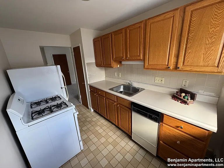 333 Massachusetts Ave #10 — Photo 3