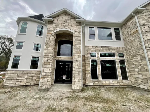 9756 Westview Dr, Houston, TX 77055