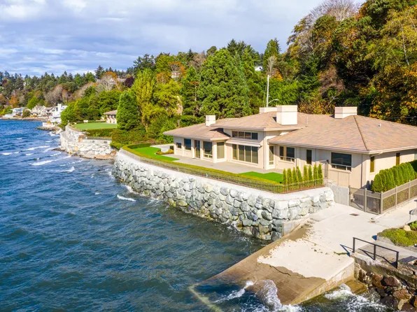 12701 Standring Ln SW, Seattle, WA 98146