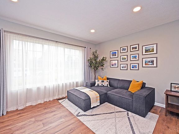 5th image of 4318 N Haven Dr