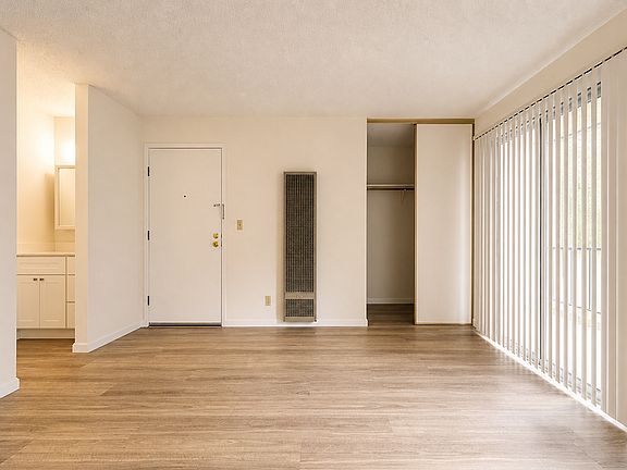 3rd image of 2540 College Ave APT 211
