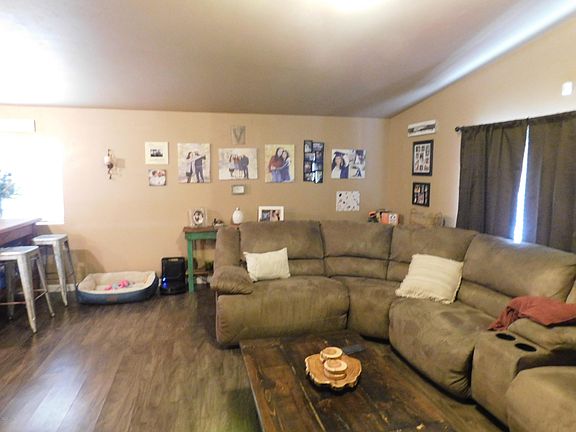 5th image of 31902 Riverview Dr