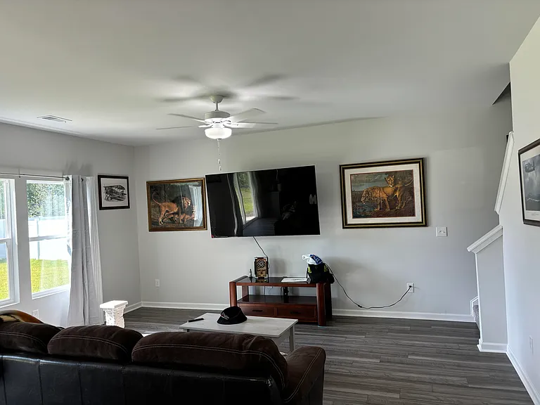 609 Parker Ct — Photo 6