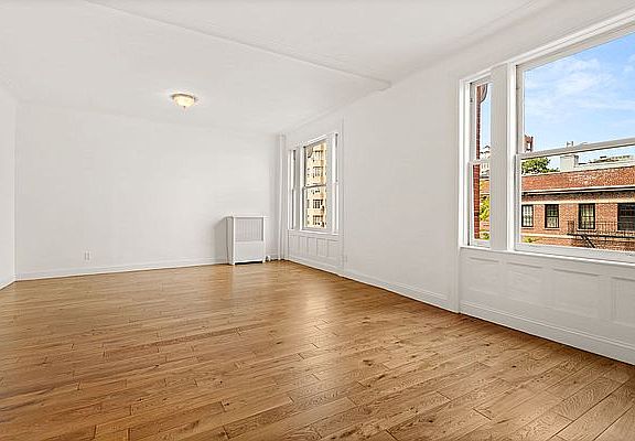 2nd image of 68 Montague St APT 6F