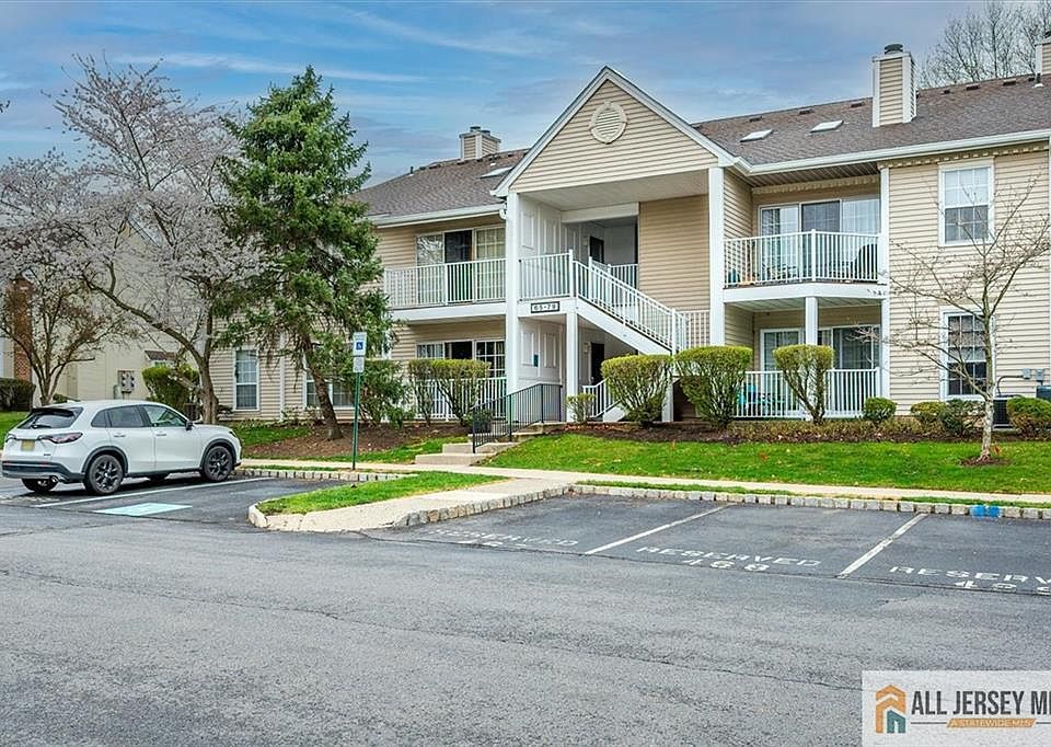 1st image of 69 Amberly Ct